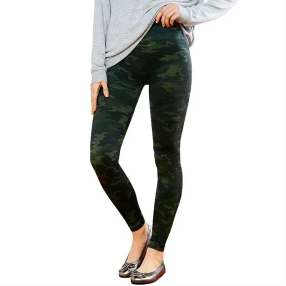 SPANX Pants - SPANX Green Black Camo Look At Me Now Seamless Leggings M